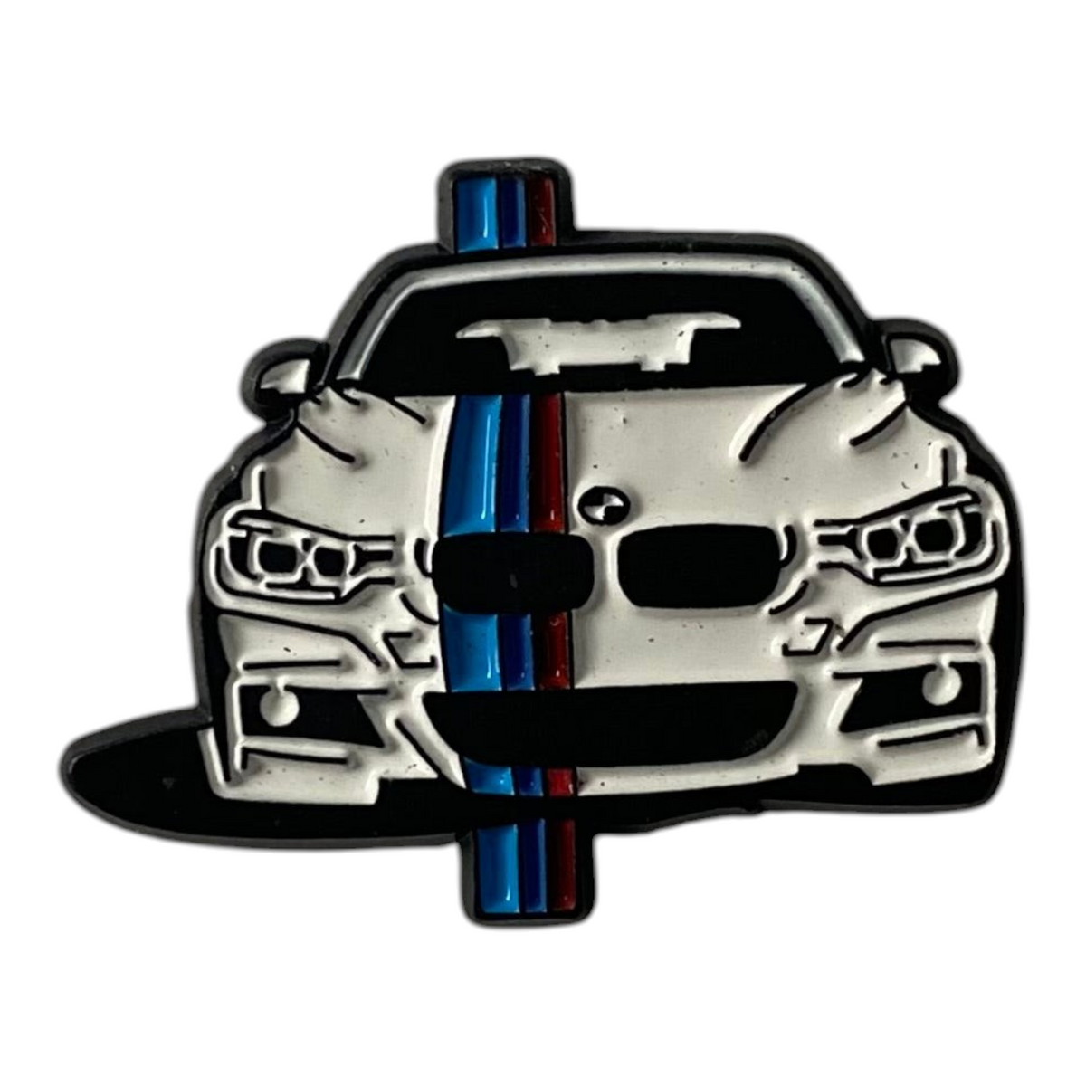 Pinkgul.no decorative metal sticker featuring a detailed white sports car front view with blue and red racing stripes.
