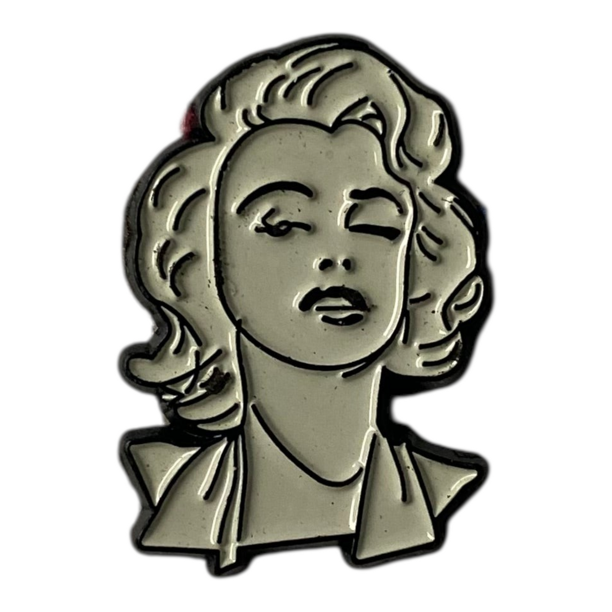 Pinkgul.no decorative metal sticker featuring a raised, minimalist line art portrait of Marilyn Monroe.