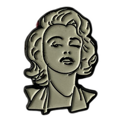 Pinkgul.no decorative metal sticker featuring a raised, minimalist line art portrait of Marilyn Monroe.