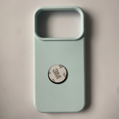 Pinkgul.no light blue phone case with a circular adhesive metal sticker on the back for mobile accessories