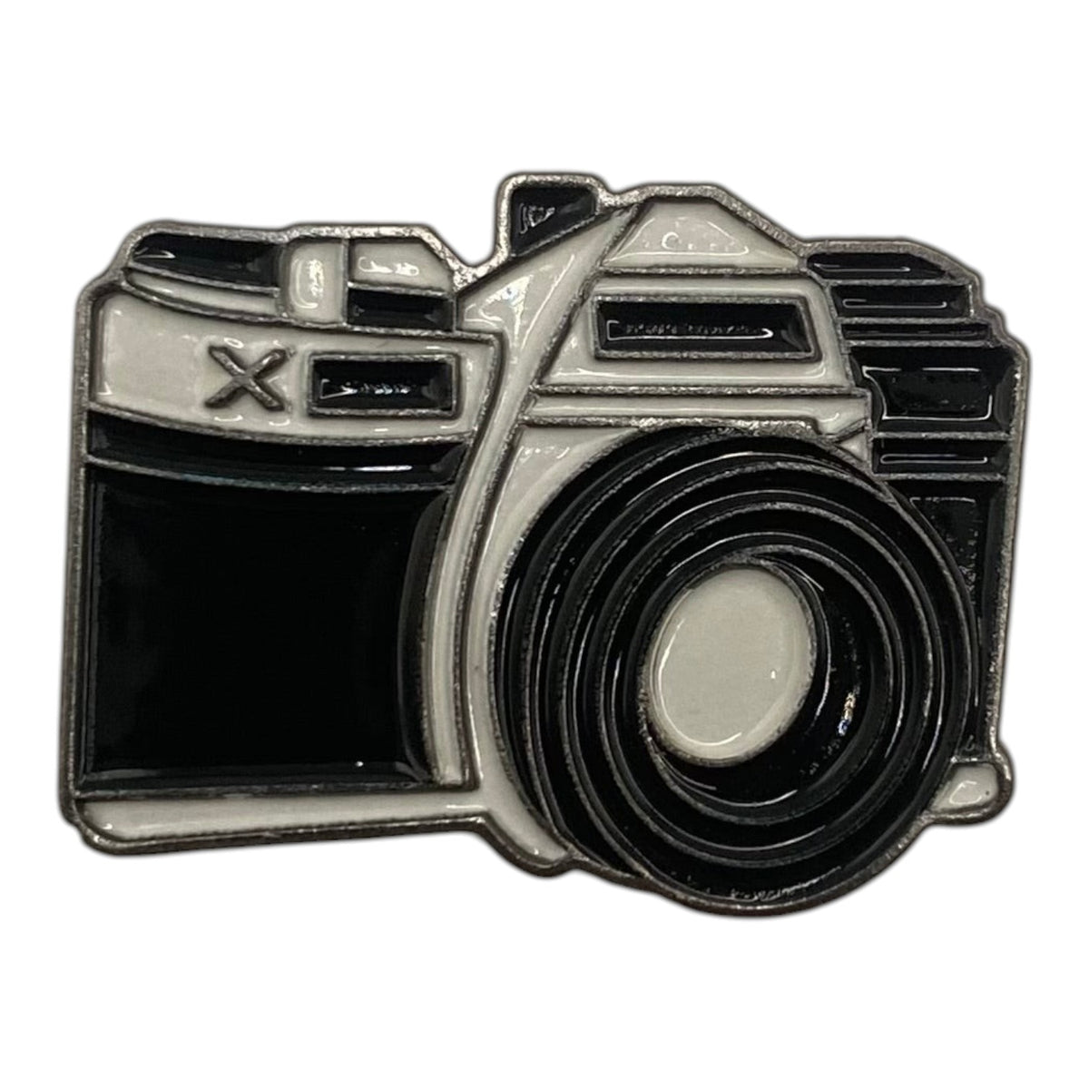 Pinkgul.no decorative metal sticker shaped like a vintage camera in black and white with a raised design