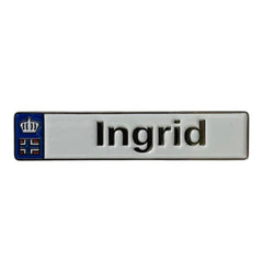 Pinkgul.no Ingrid decorative metal sticker with a raised name design and a small crown emblem on a white background