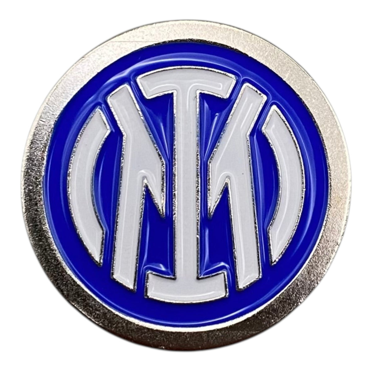 Pinkgul.no decorative metal sticker featuring the Inter Milan logo in blue, white, and silver with a raised design.