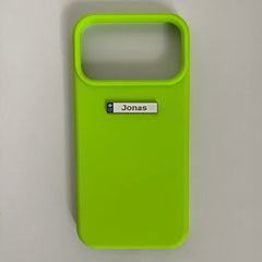 Pinkgul.no Jonas decorative metal sticker applied to a bright lime green phone case