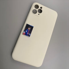 Pinkgul.no decorative metal sticker featuring Lionel Messi applied to a beige smartphone case