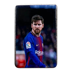 Pinkgul.no decorative metal sticker featuring a detailed portrait of Lionel Messi in his FC Barcelona kit