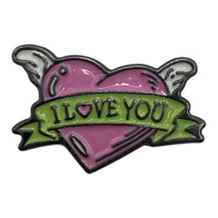 Pinkgul.no decorative metal sticker featuring a pink heart with wings and a green banner reading I LOVE YOU