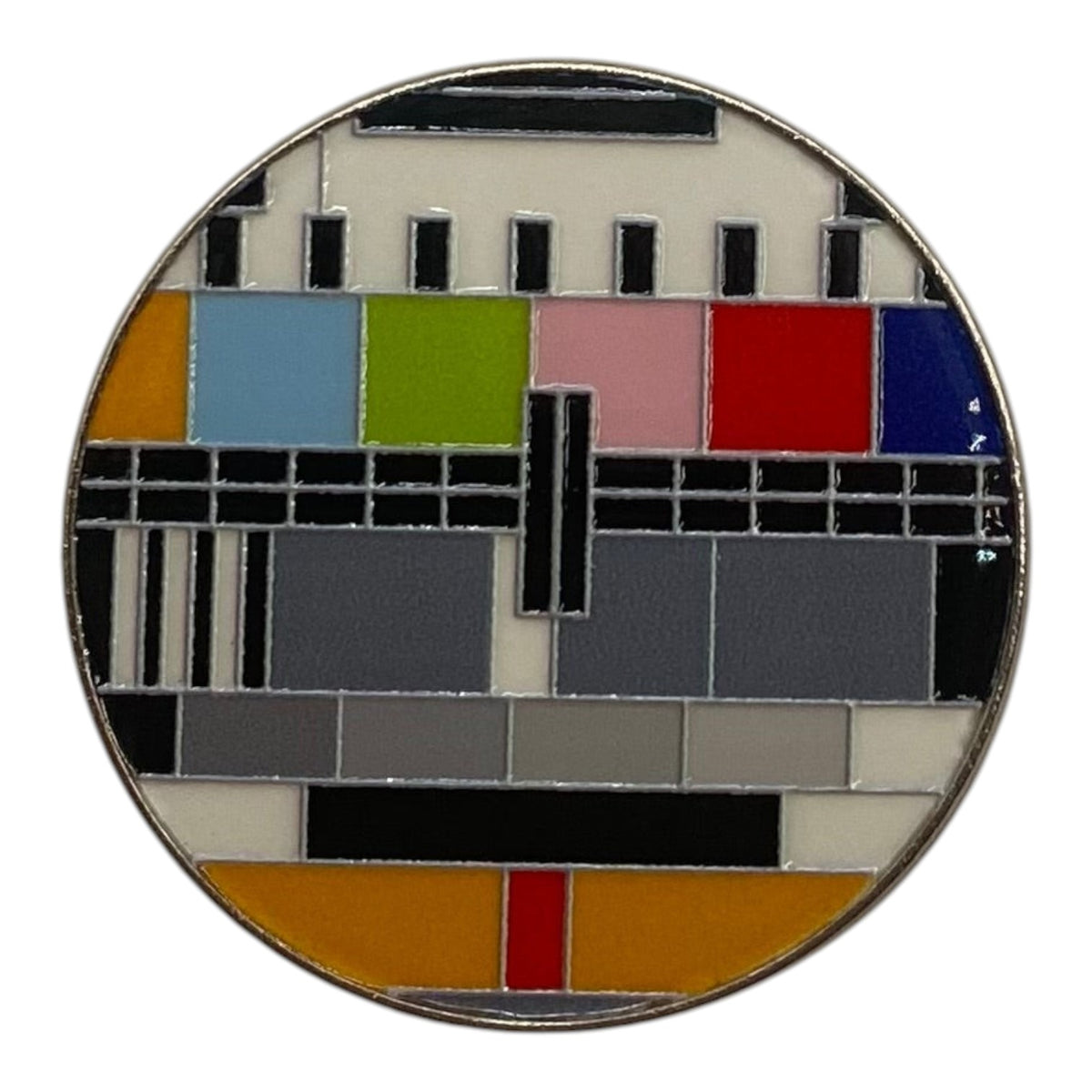 Pinkgul.no decorative metal sticker featuring a colorful retro television test pattern design on a circular base.