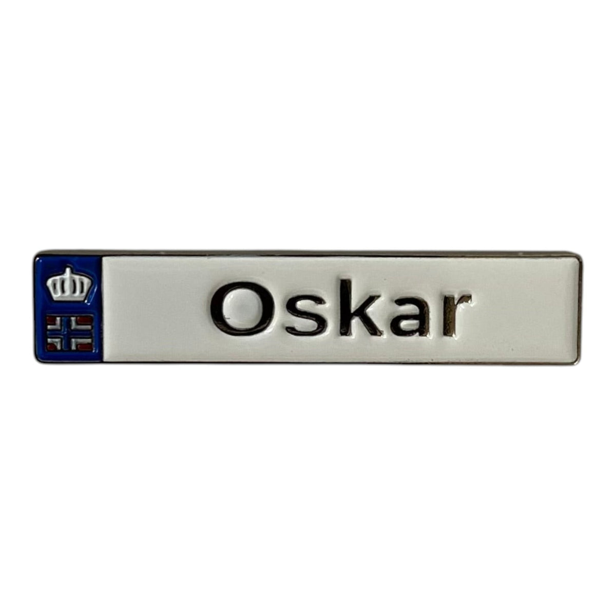 Pinkgul.no Oskar decorative metal sticker with a white surface, raised lettering, and a small crown and flag emblem.