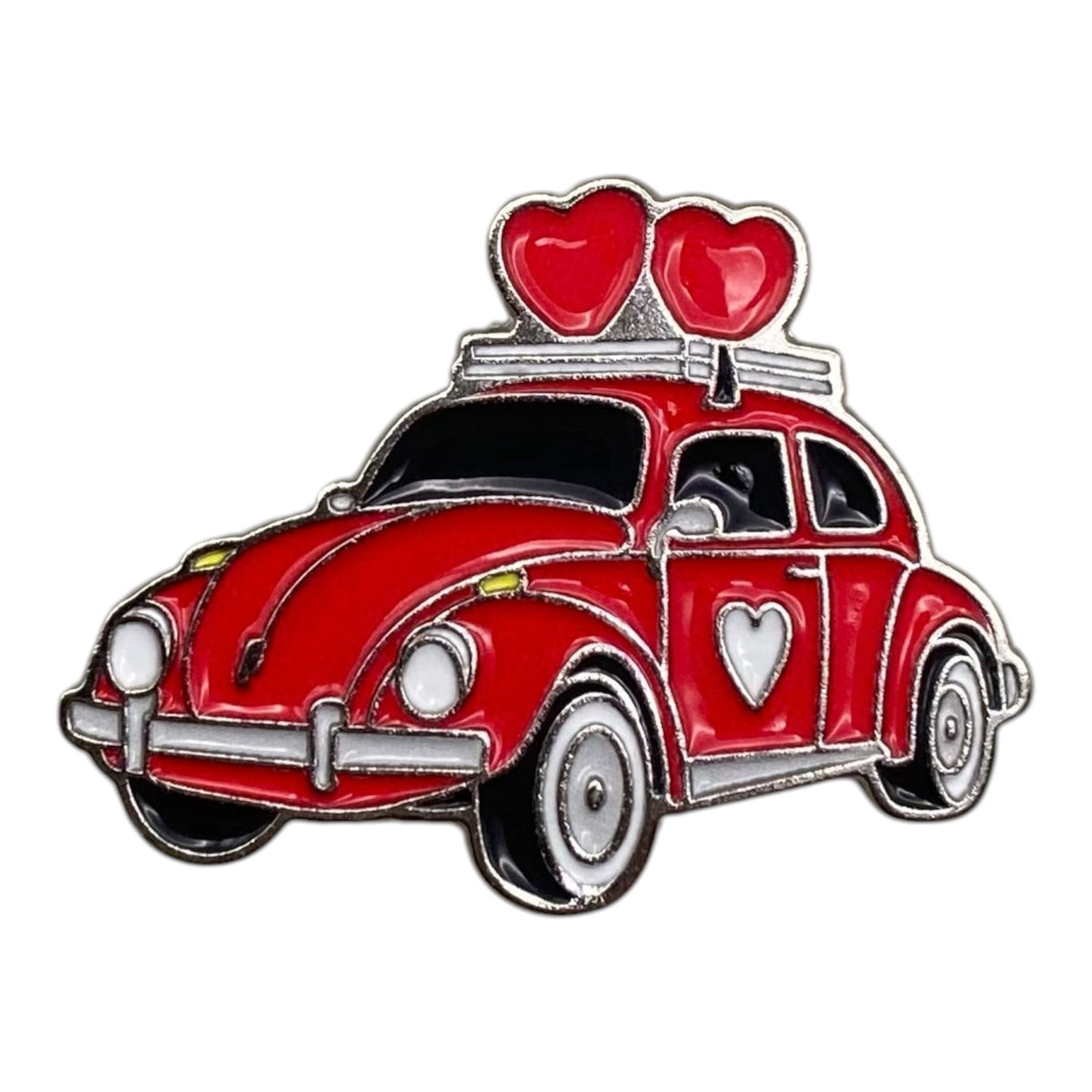 Pinkgul.no decorative metal sticker featuring a red vintage car with heart icons on the roof and door