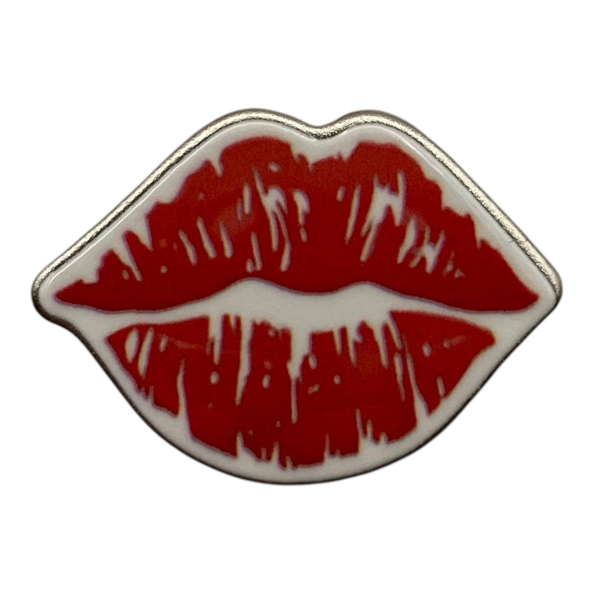 Pinkgul.no decorative metal sticker featuring a red glossy lip kiss design with a raised finish.