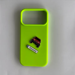 Pinkgul.no Simone decorative metal sticker featuring a red off-road vehicle on a neon green phone case